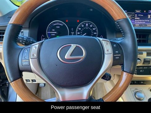 Used 2015 Lexus ES 300h w/ Navigation System Package FWD image 8