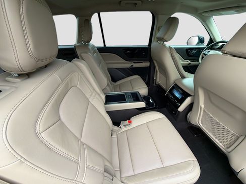 Certified 2021 Lincoln Aviator Reserve w/ Equipment Group 201A AWD/4WD image 29