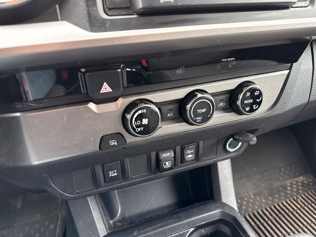 Used 2018 Toyota Tacoma SR5 RWD image 21