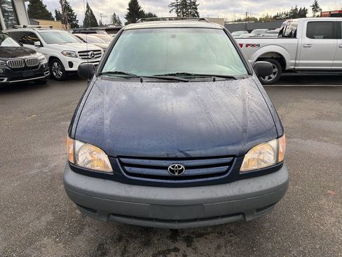Used 2001 Toyota Sienna LE image 11