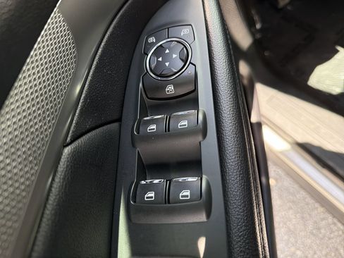 Used 2019 Ford Explorer XLT w/ Equipment Group 201A AWD/4WD image 19