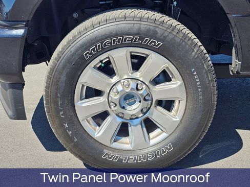 Used 2020 Ford F350 Platinum w/ FX4 Off-Road Package AWD/4WD image 9