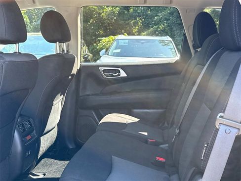 Used 2020 Nissan Pathfinder S image 13