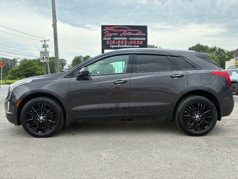 Used 2017 Cadillac XT5 Premium Luxury AWD/4WD image 2