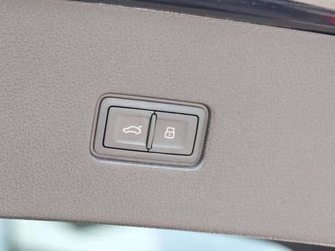 Used 2021 Audi Q8 Premium w/ Convenience Package AWD/4WD image 27