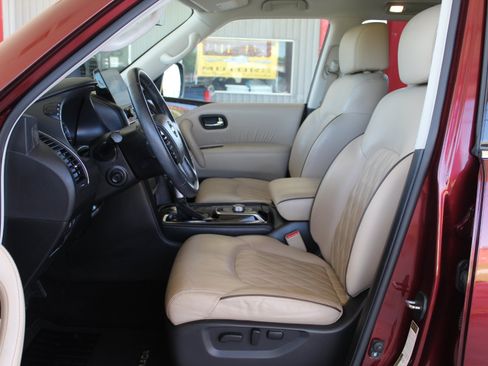 Used 2023 Nissan Armada Platinum w/ Captain's Chairs Package RWD image 61