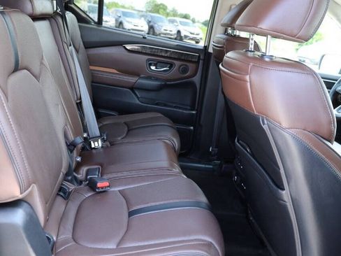 Used 2024 Honda Pilot Elite image 16