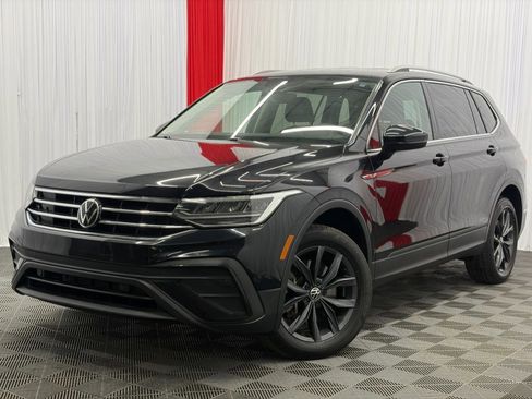 Used 2023 Volkswagen Tiguan SE AWD/4WD image 4