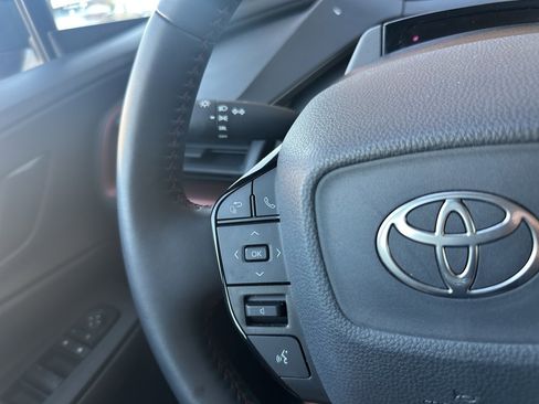 Used 2024 Toyota Prius Prime SE image 17