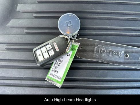 Used 2020 Honda Pilot Touring image 24