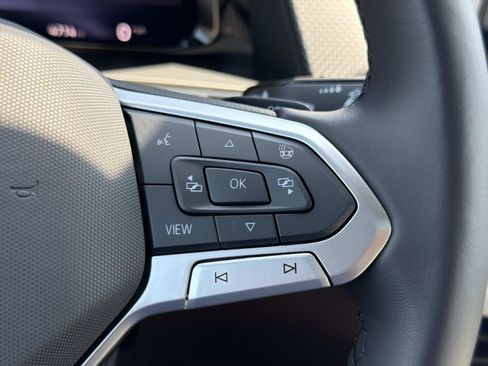 Certified 2025 Volkswagen Atlas Cross Sport SEL Premium R-Line AWD/4WD image 19