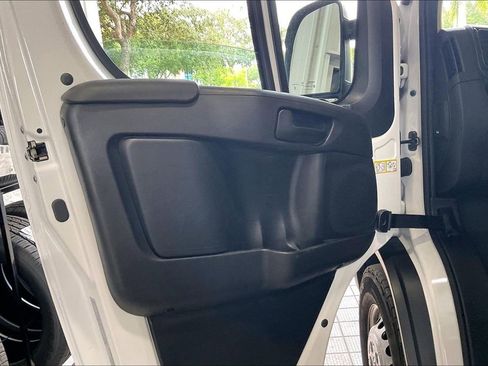 Used 2025 RAM ProMaster 3500 w/ Convenience Group FWD image 2
