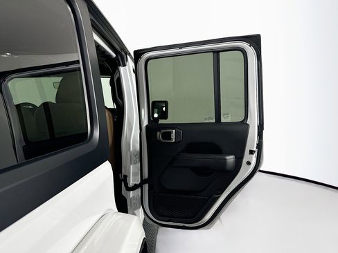 Used 2023 Jeep Wrangler Sahara w/ Cold Weather Group image 30