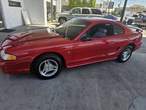 Used 1998 Ford Mustang Coupe RWD image 2