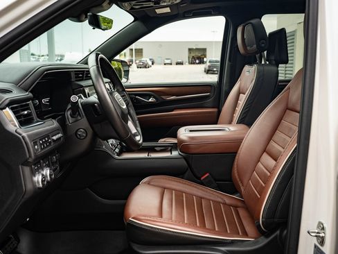 Used 2024 GMC Yukon Denali Ultimate image 21