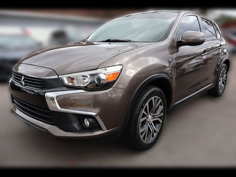Used 2017 Mitsubishi Outlander Sport SE image 1
