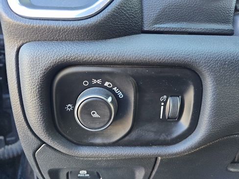 Used 2024 RAM 1500 Laramie image 12