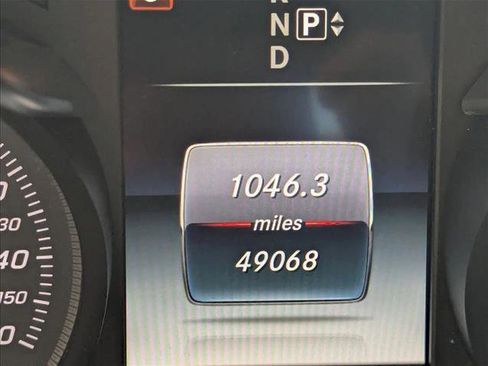 Used 2015 Mercedes-Benz C 300 4MATIC Sedan image 4