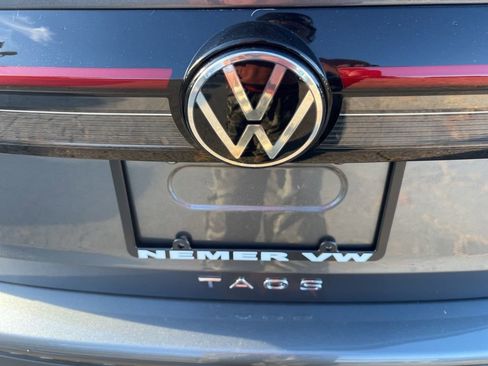 New 2025 Volkswagen Taos SE image 9