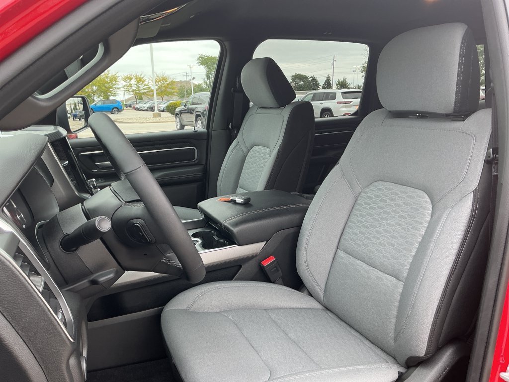 Used 2025 RAM 1500 Big Horn AWD/4WD image 11