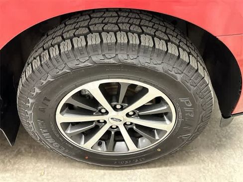 Used 2020 Ford Expedition XLT image 5