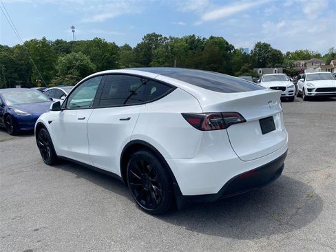 Used 2023 Tesla Model Y Long Range AWD/4WD image 3