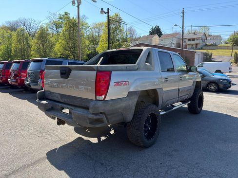 Used 2002 Chevrolet Avalanche 4x4 w/ Off-Road Suspension Pkg image 5