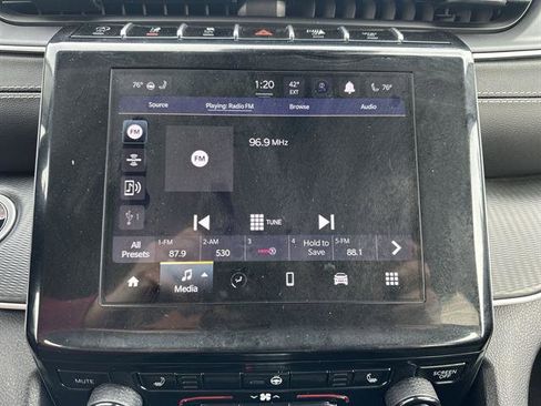 Used 2023 Jeep Grand Cherokee Laredo w/ Luxury Tech Group I image 12