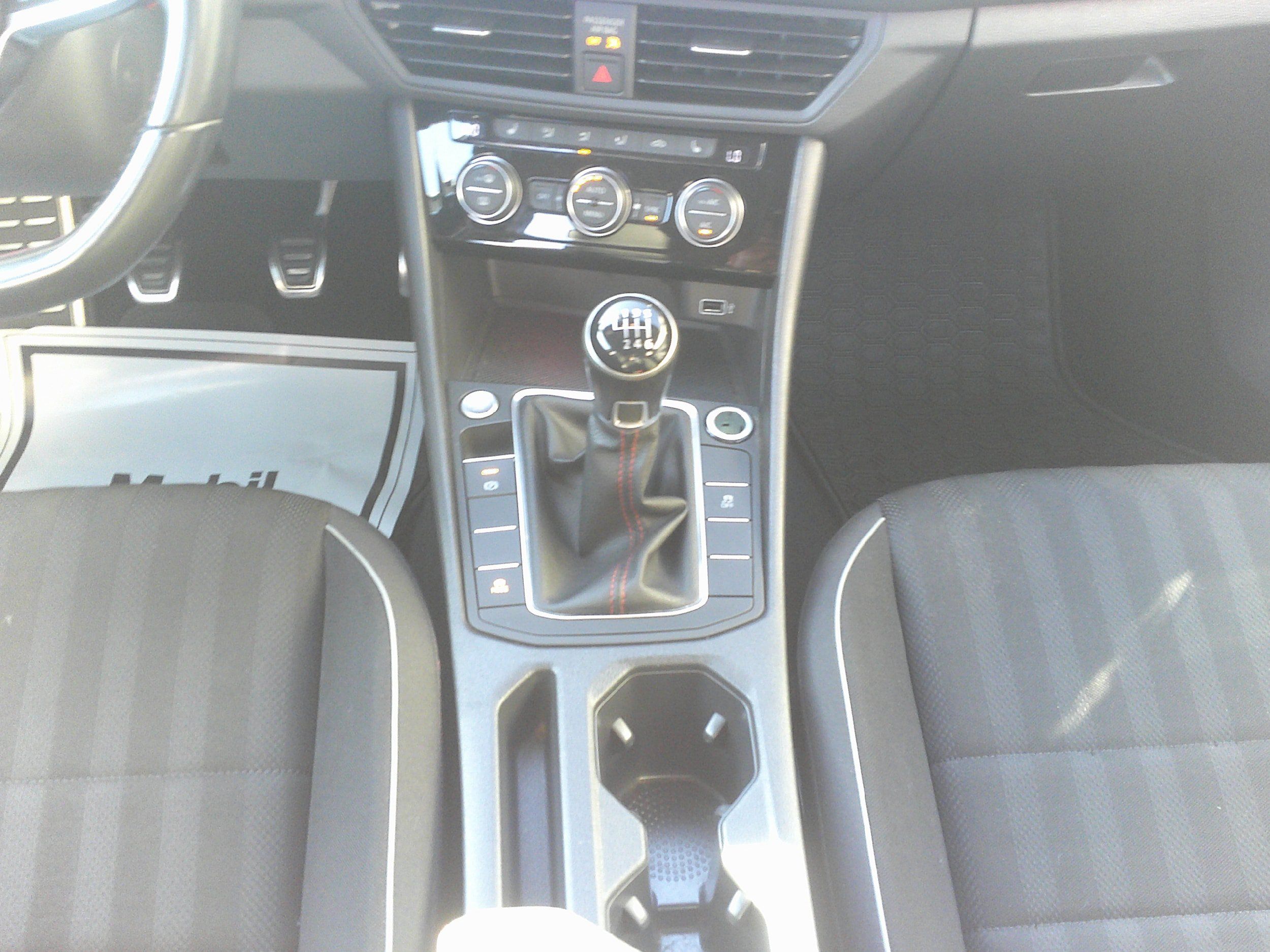 Used 2019 Volkswagen Jetta GLI FWD image 27