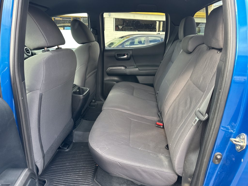 Used 2018 Toyota Tacoma TRD Off-Road AWD/4WD image 19