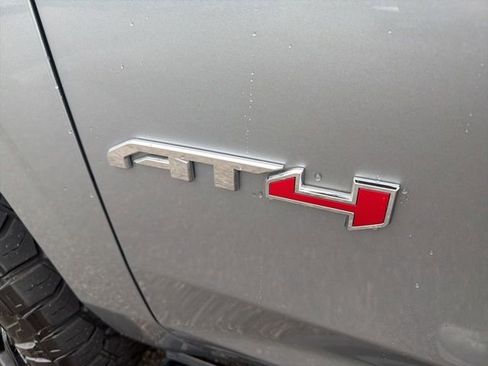 Used 2024 GMC Yukon XL AT4 w/ AT4 Premium Package AWD/4WD image 18