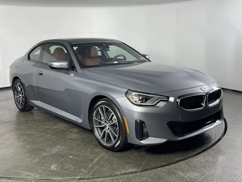 Used 2025 BMW 230i xDrive Coupe w/ Premium Package image 3