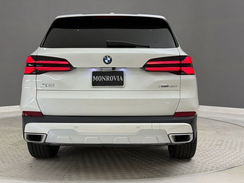 Used 2024 BMW X5 xDrive40i w/ Premium Package AWD/4WD image 10