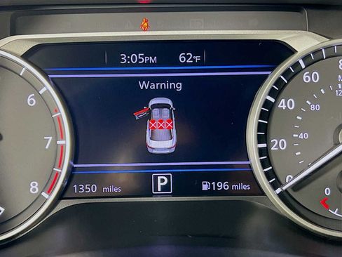 Used 2025 Nissan Sentra SV FWD image 12