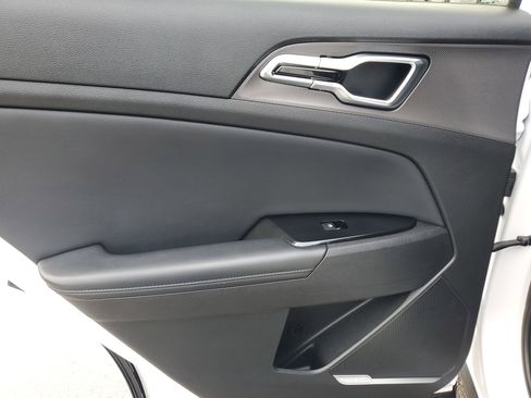 Used 2023 Kia Sportage SX image 17