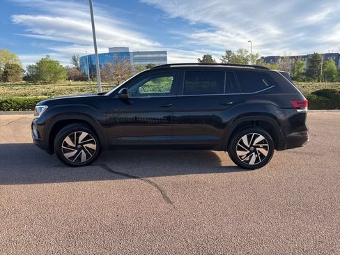 Used 2024 Volkswagen Atlas SE AWD/4WD image 9