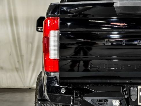 Used 2019 Ford F250 Limited w/ FX4 Off-Road Package AWD/4WD image 43