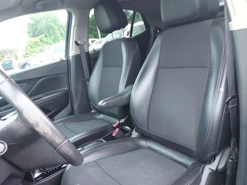 Used 2022 Buick Encore Preferred w/ Safety Package FWD image 19
