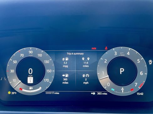 New 2026 Land Rover Range Rover Velar Dynamic SE image 24