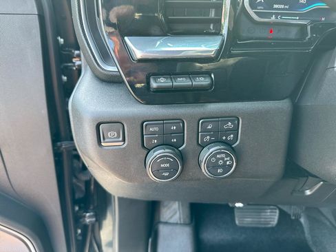 Used 2024 Chevrolet Silverado 2500 High Country w/ High Country Premium Package AWD/4WD image 14