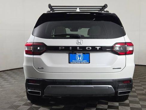 New 2026 Honda Pilot Touring image 9