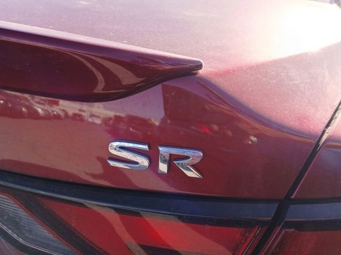 Used 2021 Nissan Sentra SR w/ Electronics Package FWD image 4