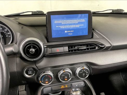 Used 2020 MAZDA MX-5 Miata Grand Touring RWD image 5