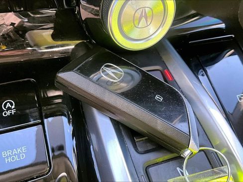 Used 2023 Acura MDX SH-AWD w/ Advance Package image 13