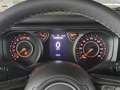 New 2025 Jeep Gladiator Sport image 25