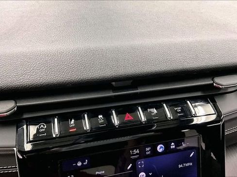 Used 2025 Jeep Grand Cherokee Altitude AWD/4WD image 34