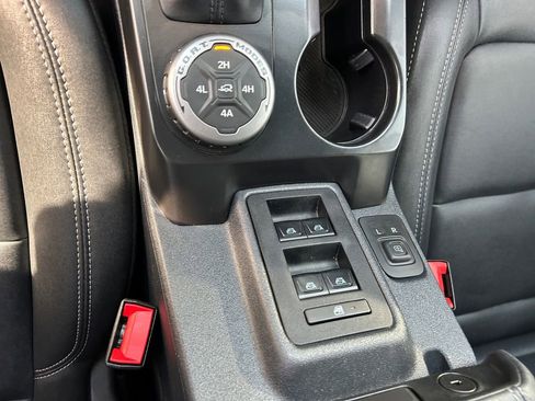 Used 2025 Ford Bronco Badlands AWD/4WD image 36