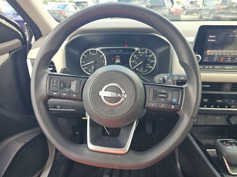 Used 2023 Nissan Rogue SV FWD image 13