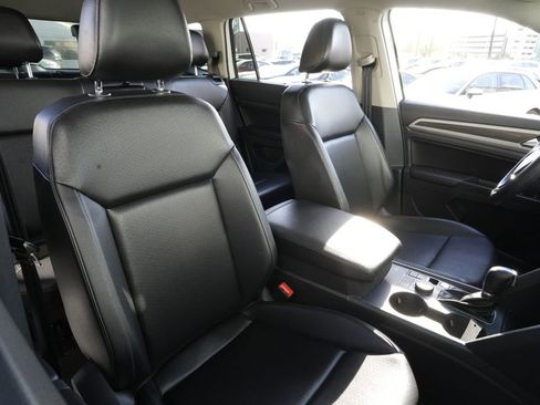 Used 2018 Volkswagen Atlas SE image 32
