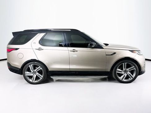 Used 2023 Land Rover Discovery Metropolitan Edition AWD/4WD image 4